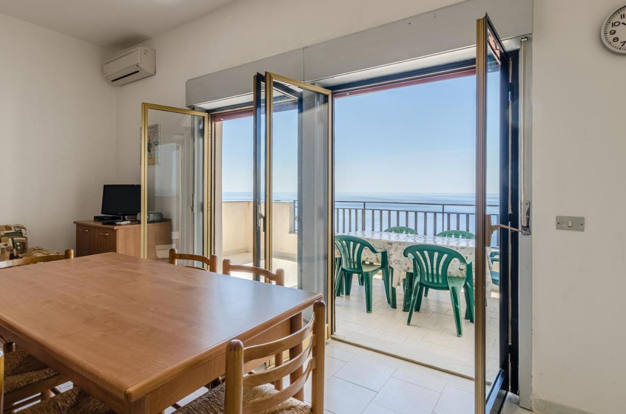 Casa Vacanze Andreana Apartment Letojanni Ngoại thất bức ảnh