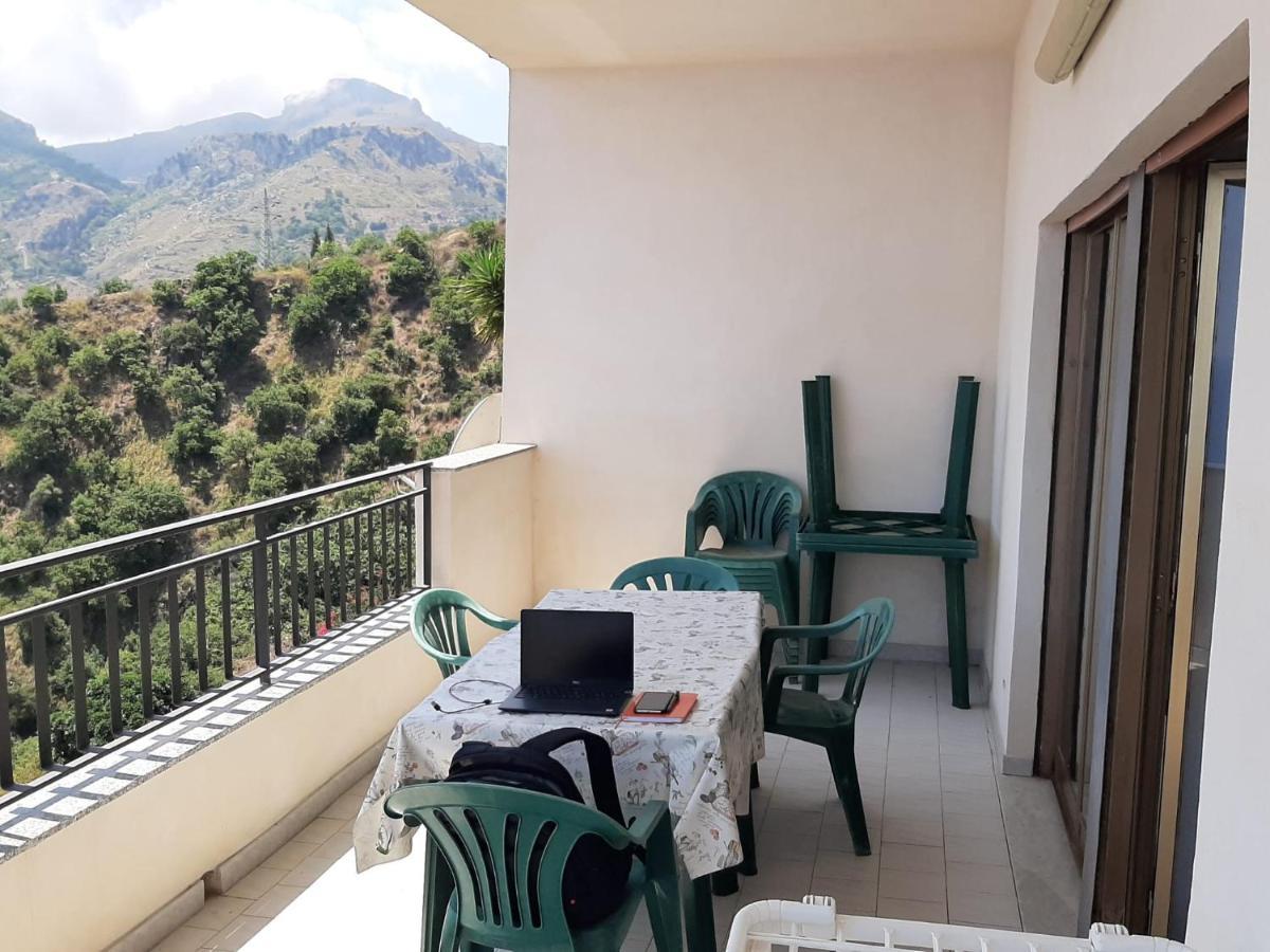 Casa Vacanze Andreana Apartment Letojanni Ngoại thất bức ảnh