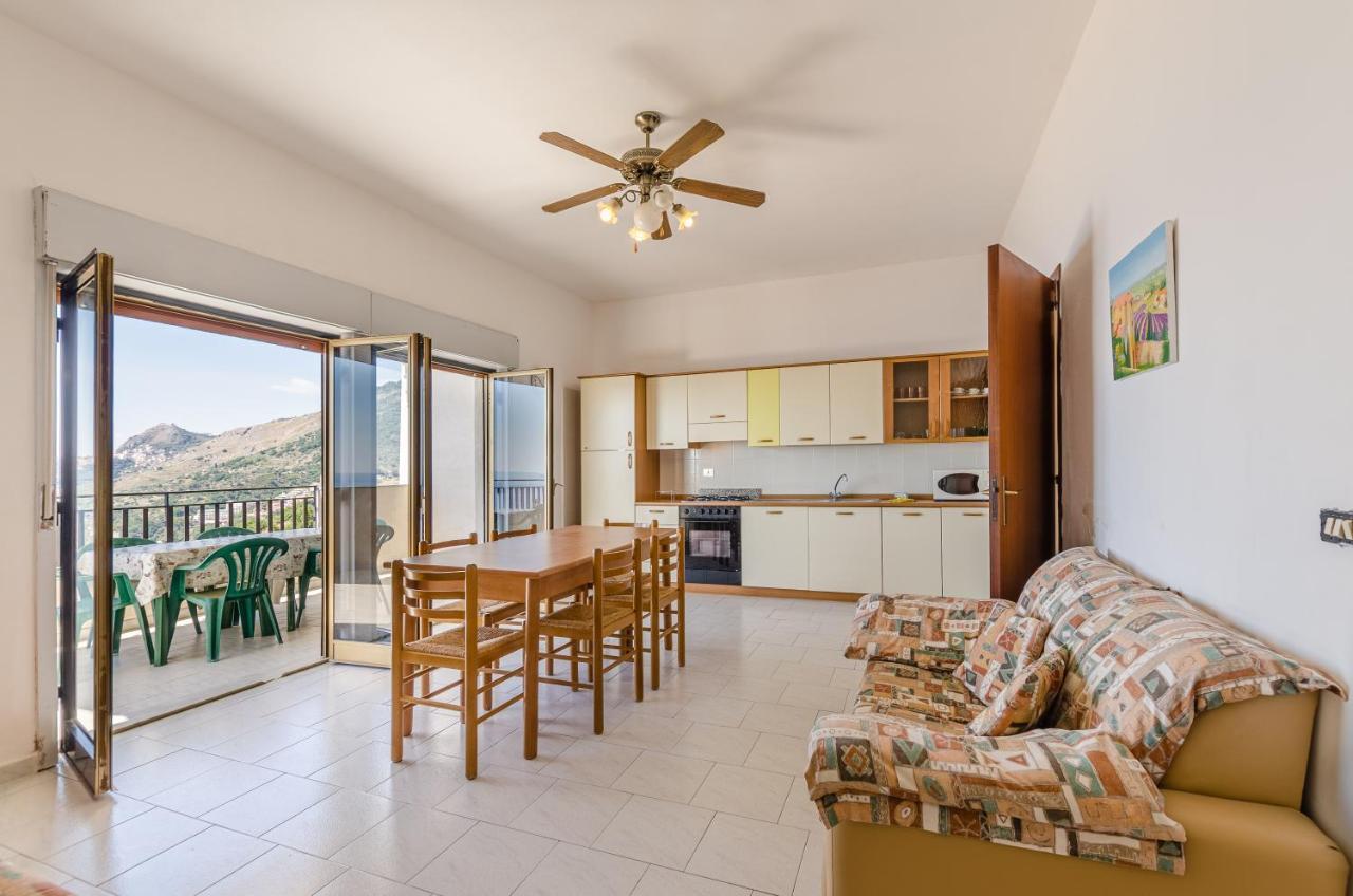 Casa Vacanze Andreana Apartment Letojanni Ngoại thất bức ảnh