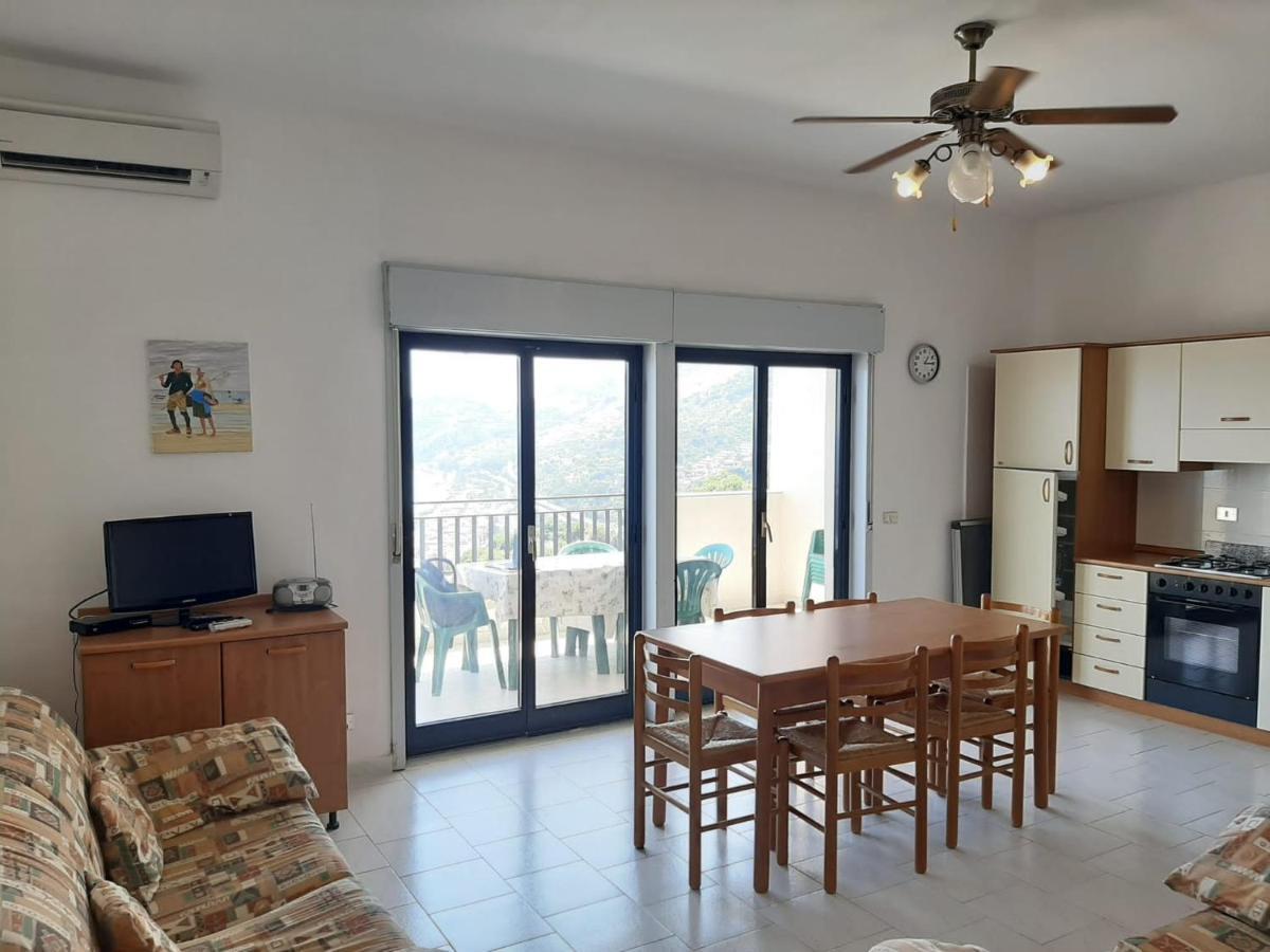 Casa Vacanze Andreana Apartment Letojanni Ngoại thất bức ảnh