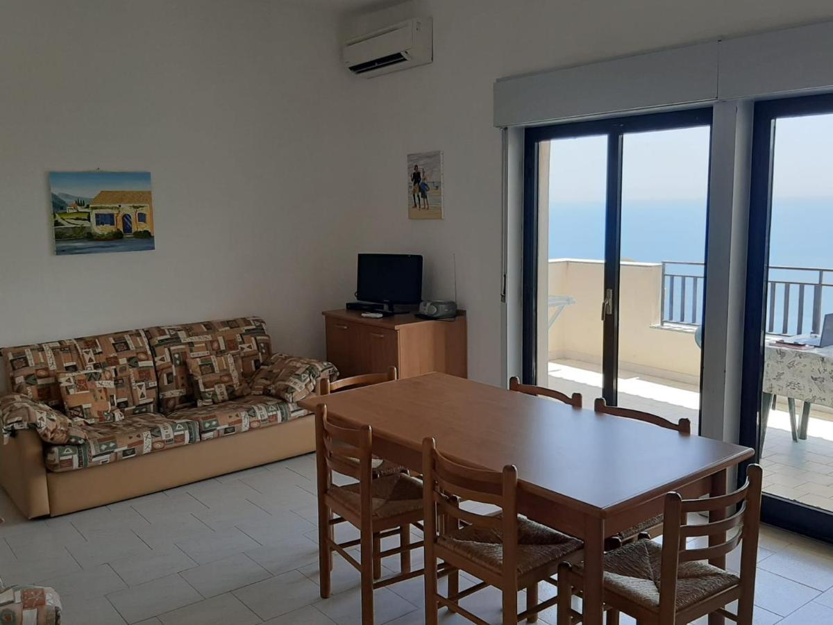 Casa Vacanze Andreana Apartment Letojanni Ngoại thất bức ảnh