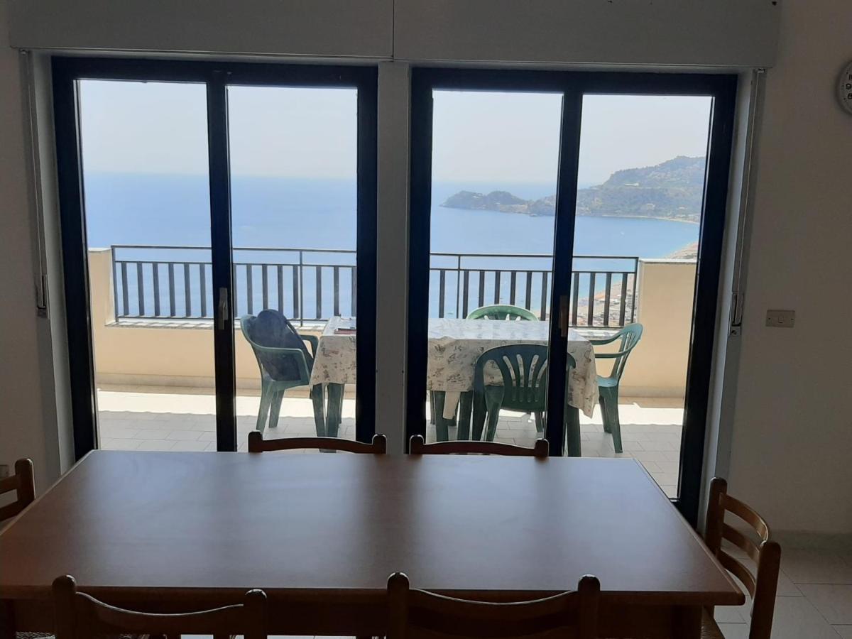 Casa Vacanze Andreana Apartment Letojanni Ngoại thất bức ảnh