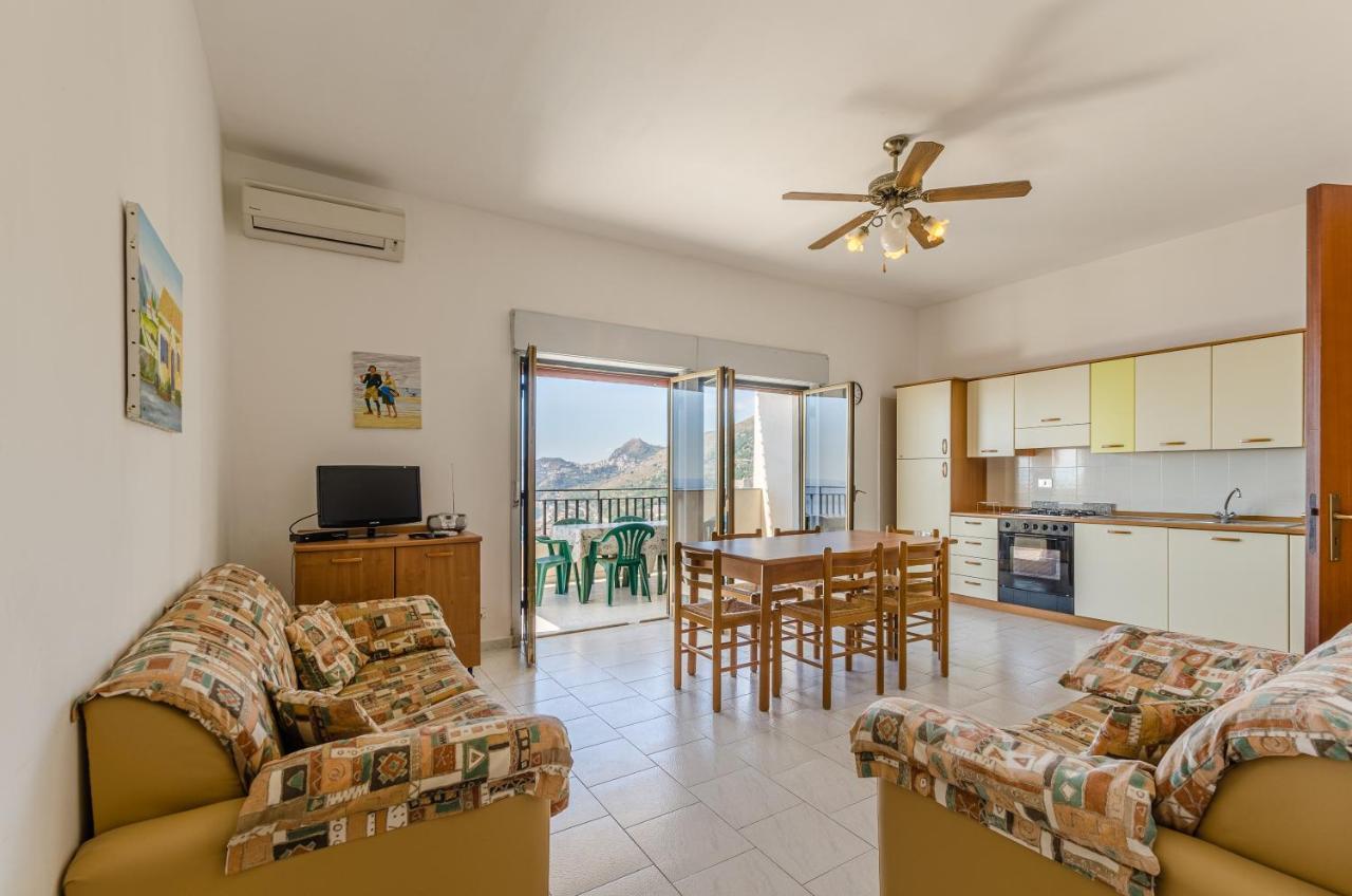 Casa Vacanze Andreana Apartment Letojanni Ngoại thất bức ảnh